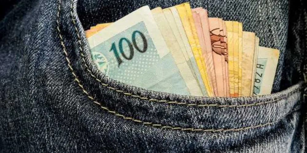 Uma nova redução da idade mínima para o saque do PIS/PASEP poderá injetar até R$ 14 bilhões na economia no ano que vem/Foto:Fotos Públicas 