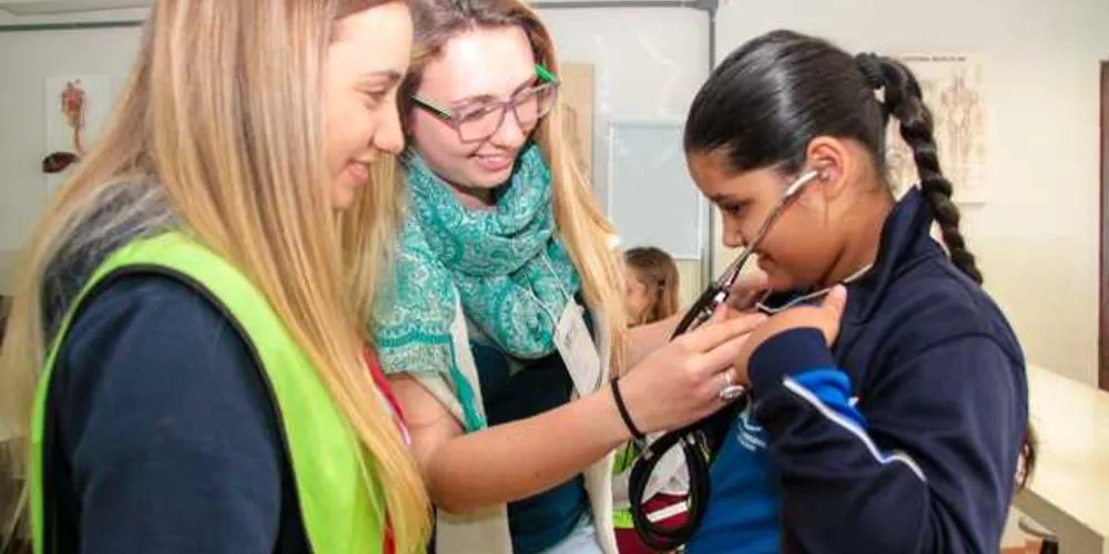Imagem ilustrativa da imagem Alunos municipais vão à UEPG em busca de suas escolhas profissionais