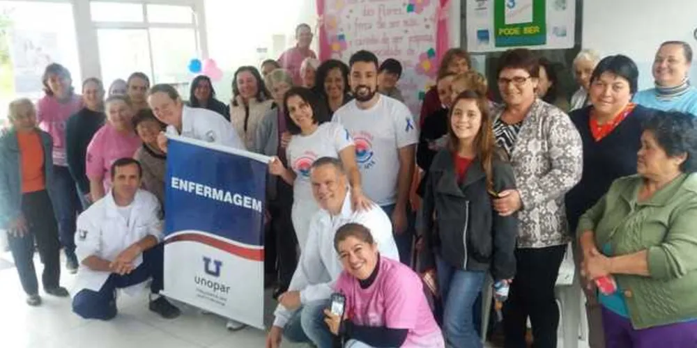 Alunos estão envolvidos num trabalho de extensão coordenado pela professora Christiane Slivinski
