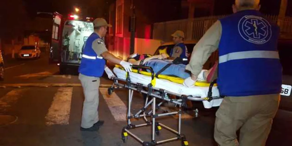 Imagem ilustrativa da imagem Mulher é levada ao hospital após acidente no Centro