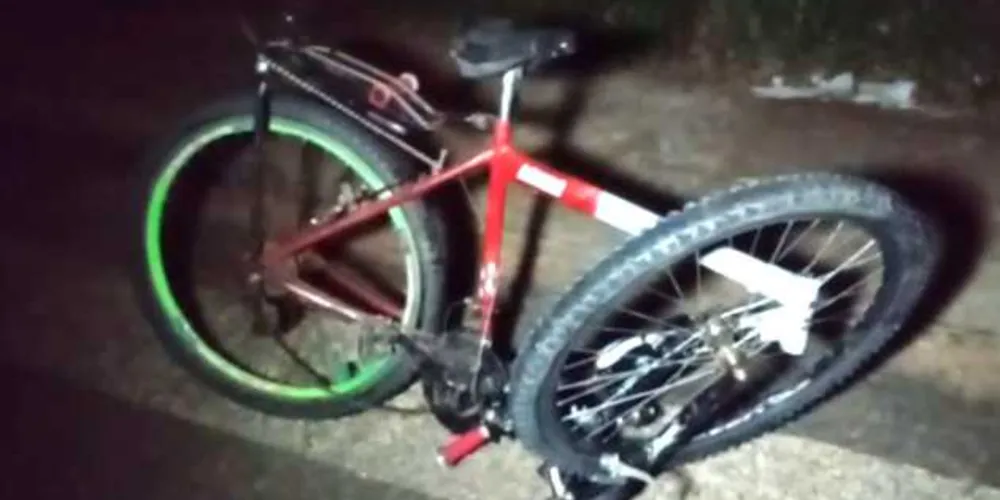 Imagem ilustrativa da imagem Motorista foge após atropelar ciclista no ‘Itapoá’