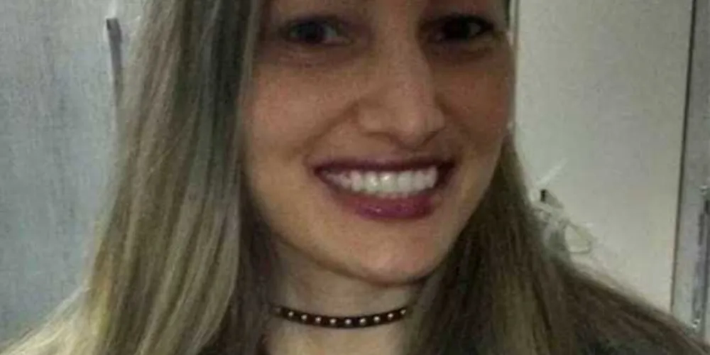 Mulher estava na garupa de moto que bateu contra objeto de pista; piloto da moto teve apenas lesões leves