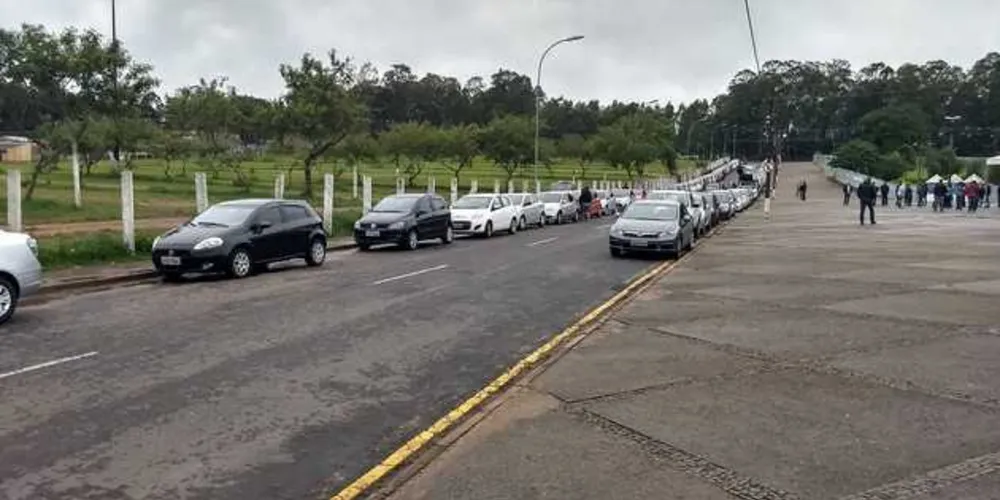 Motoristas se reuniram no Centro de Eventos para sair em carreata pela cidade
