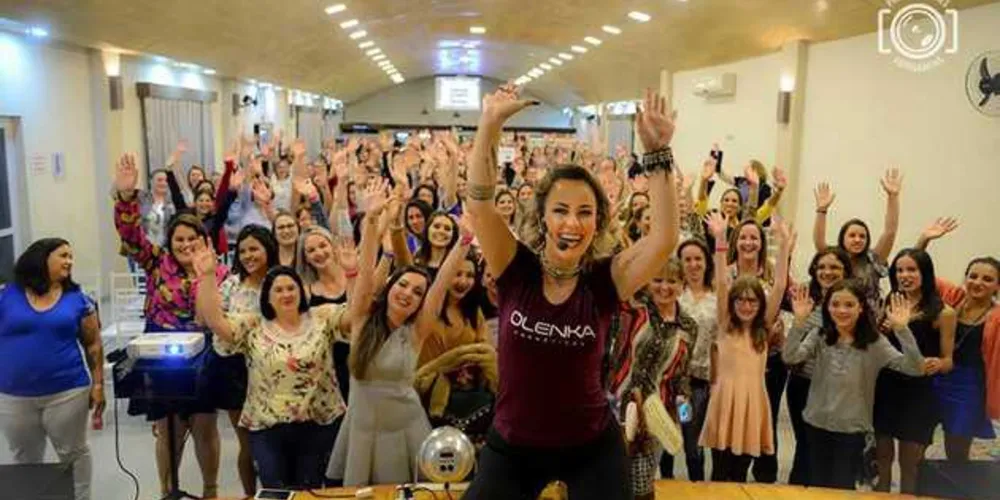 WORKSHOP - Pela primeira vez, a maquiadora e humorista Day Lima traz para Ponta Grossa o evento 'Workshop de automaquiagem com stand up comedy'. O evento acontece no dia 5 de novembro, domingo, às 15h59, na Rua Comendador Miró, 860 - Centro.