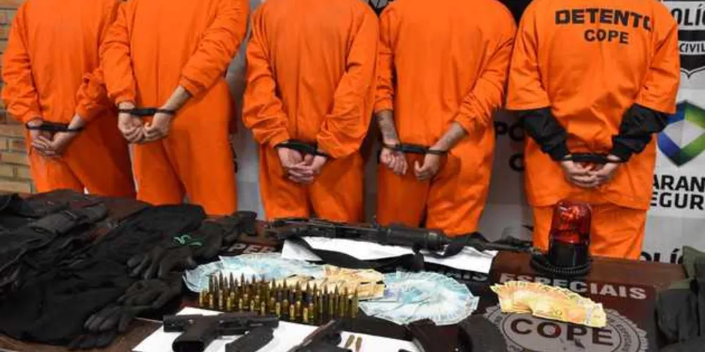 Imagem ilustrativa da imagem Polícia apresenta quadrilha de assaltantes de ônibus