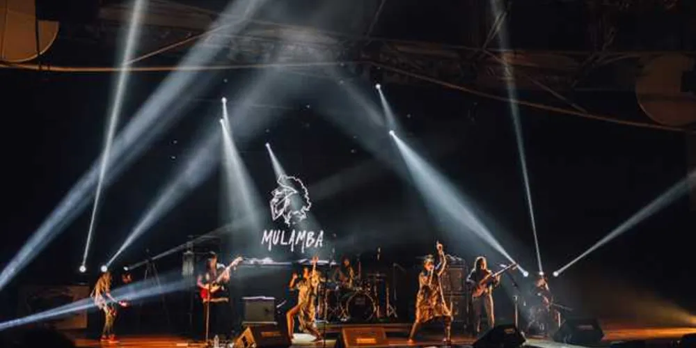 Apresentação da banda curitibana acontece na véspera do feriado no Phono Pub