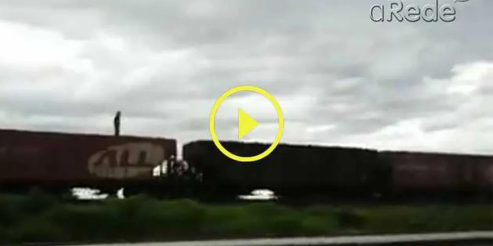 Imagem ilustrativa da imagem Rapaz é flagrado ‘surfando’ trem em movimento em PG