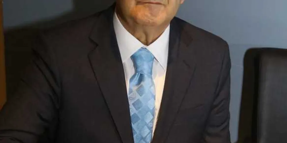 LANÇAMENTO - O escritor Josué Corrêa Fernandes lançou recentemente seu livro “Ponta Grossa - História Mínima” (Editora Estúdio Texto). Em uma recepção impecável, o autor recebeu convidados no Salão Azul da Casa de Eventos Famiglia Zaparolli, em Ponta Grossa. O livro é resultado de mais de uma década de pesquisas e apresenta aspectos interessantes da vida da cidade, como datas, eventos, biografias e personalidades locais, surpreende pela quantidade de histórias, riqueza e abundância de detalhes em 432 páginas. 