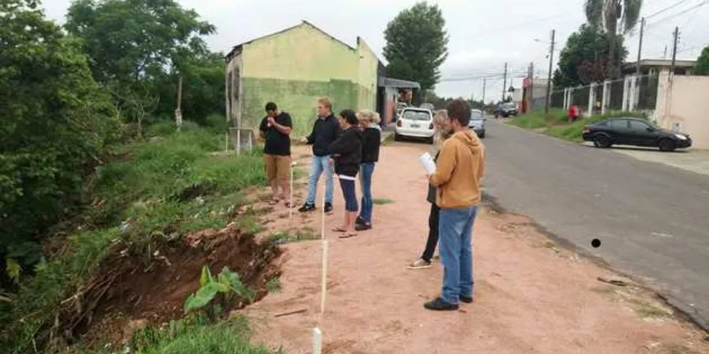 Vereador visitou o local e conversou com os moradores sobre a situação