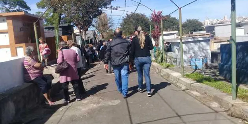 Imagem ilustrativa da imagem Mais de 100 mil pessoas devem visitar cemitérios de PG