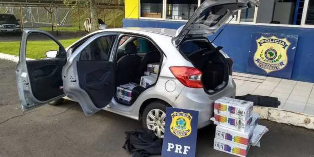 Depois que material foi apreendido, motorista foi liberado para seguir viagem