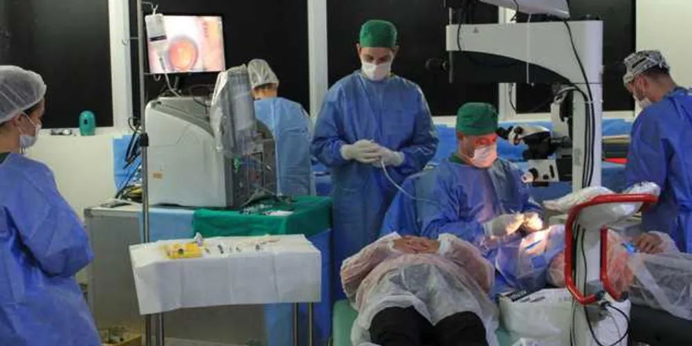 20 profissionais participam de mutirão. Cada cirurgia leva cerca de cinco minutos