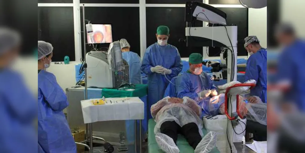20 profissionais participam de mutirão. Cada cirurgia leva cerca de cinco minutos