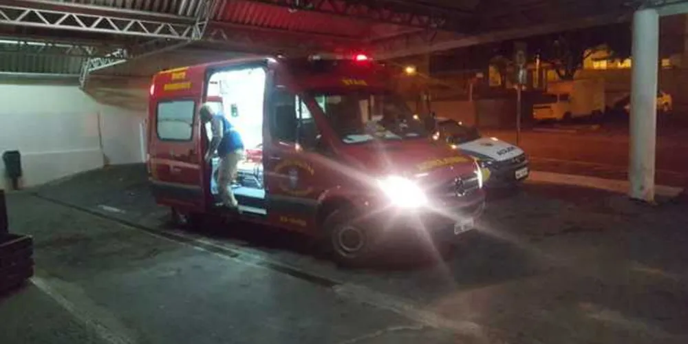Estado de saúde do rapaz é considerado delicado por conta da perfuração no pulmão