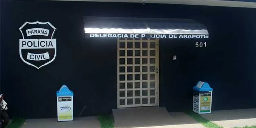Durante a revista, foram apreendidos com os presos 13 aparelhos celulares