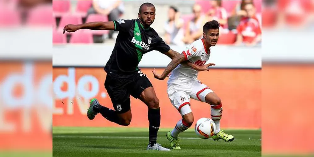 Zagueiro Dionatan Teixeira sofreu um mal súbito enquanto disputava partida de futebol com amigos na cidade paranaense