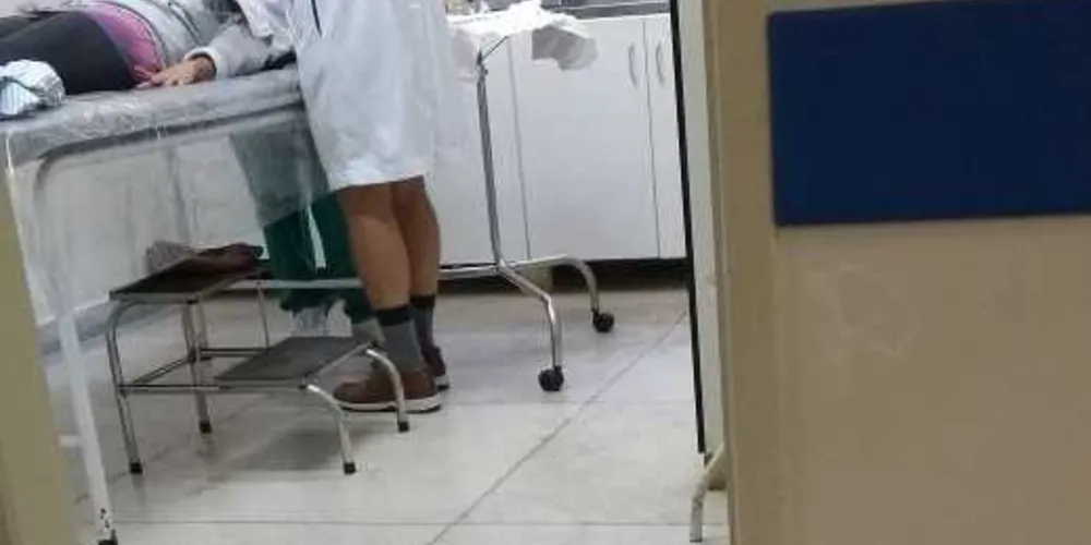 Paciente reclama de vestimenta de médico 