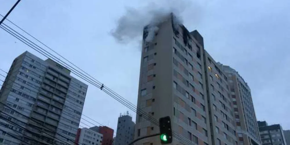 O incêndio começou pouco antes das 6 horas/Foto: Divulgação Banda B