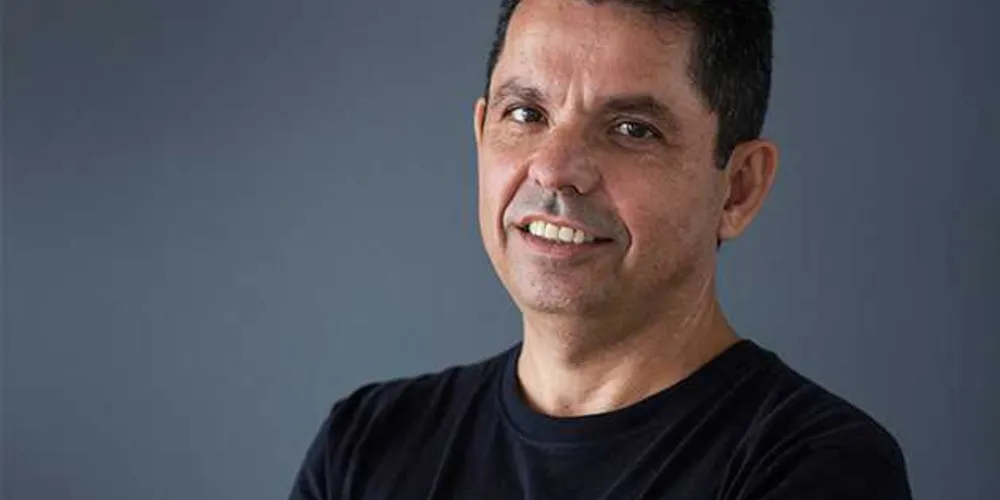 Imagem ilustrativa da imagem Miguel Sanches Neto lança selo próprio na internet