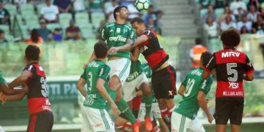 Imagem ilustrativa da imagem Palmeiras bate o Flamengo dentro de casa
