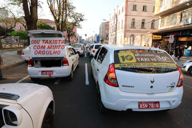 Imagem ilustrativa da imagem Taxistas de PG apostam em novo aplicativo