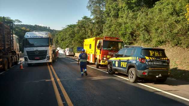 Batida entre ambulância e caminhão aconteceu na tarde de quarta-feira na região de Imbaú