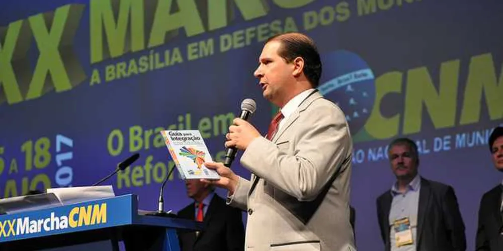 Presidente da AMP Marcel Micheletto pediu o apoio dos prefeitos à mobilização