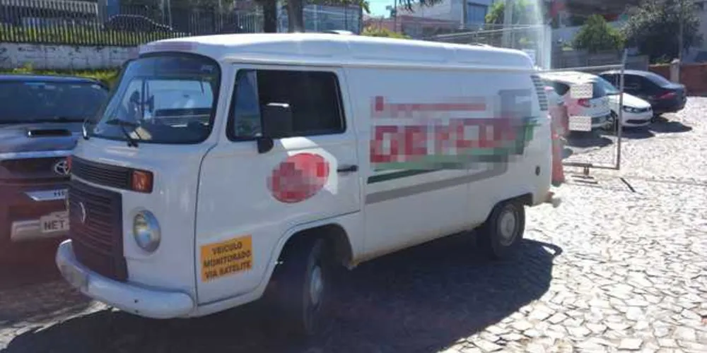 Criminosos fugiram com aproximadamente R$ 26 mil em cigarros