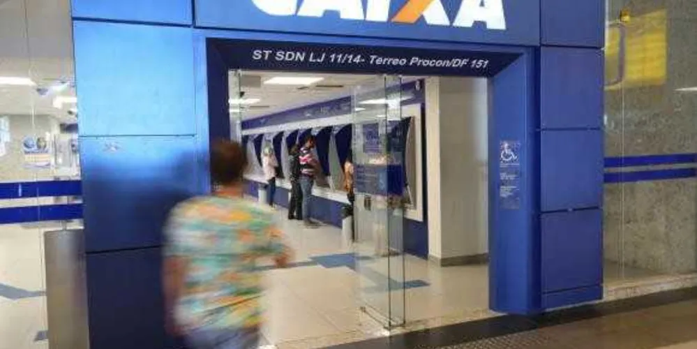 Imagem ilustrativa da imagem PF desmonta quadrilha que desviou quase R$ 400 milhões da Caixa