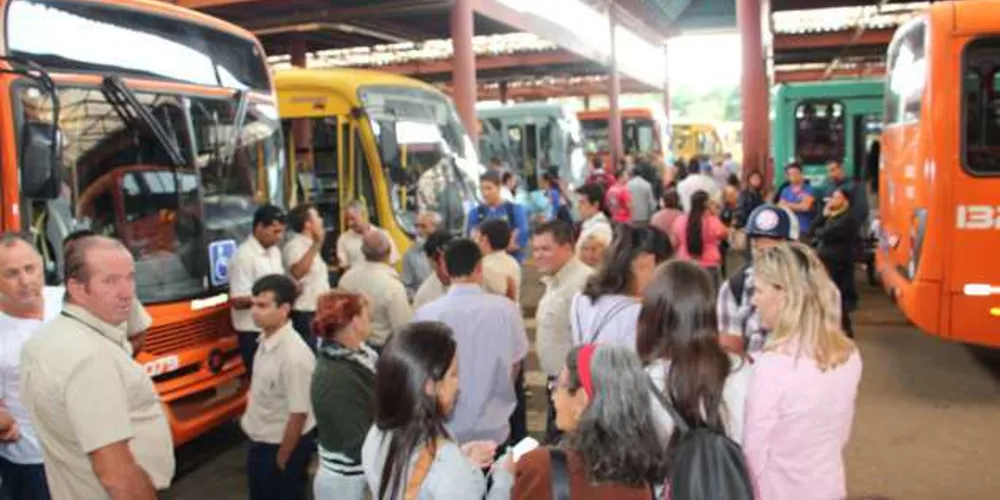 Imagem ilustrativa da imagem Sindicato sinaliza greve geral no transporte coletivo