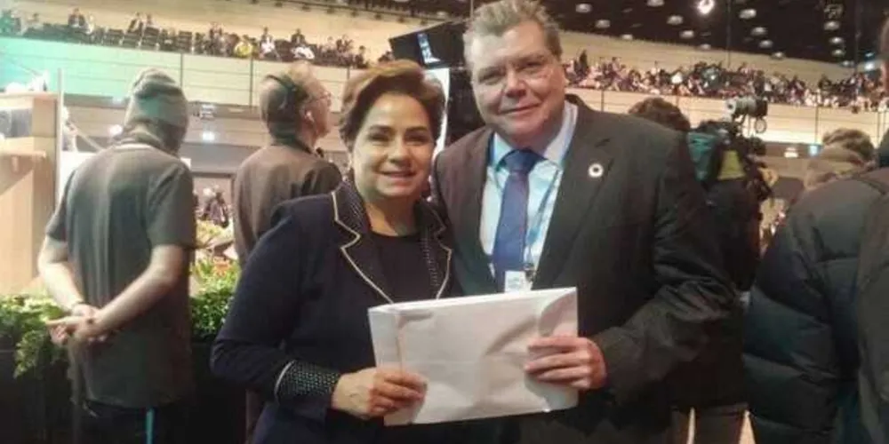 A proposta foi entregue por Sarney Filho à Patricia Espinosa./Foto: Reprodução O Globo