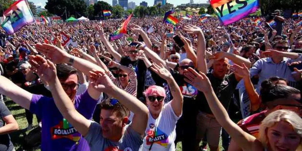 Milhares de pessoas reunidas em um parque de Sydney se abraçaram e choraram com a notícia/Foto: Divulgação Reuters