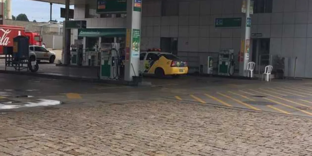 Imagem ilustrativa da imagem Estudante se desespera com bandidos, foge e acaba baleado