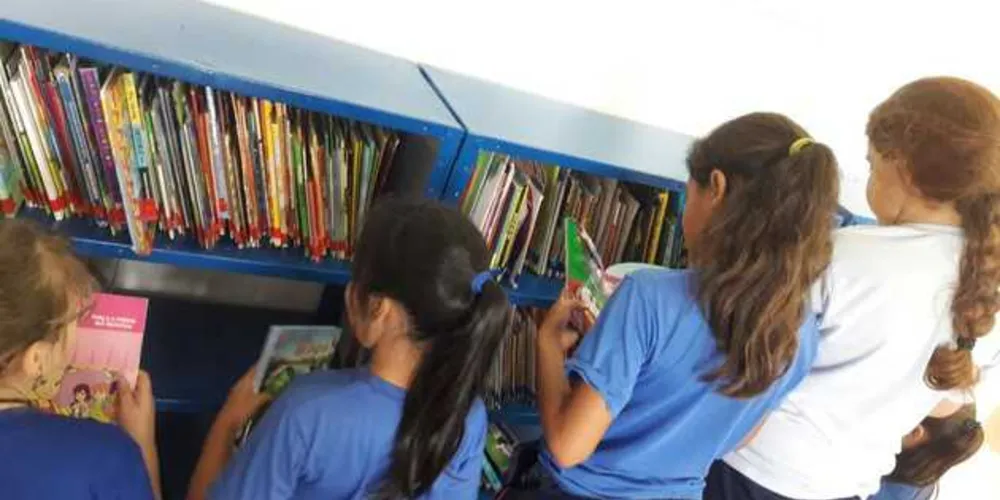 Imagem ilustrativa da imagem Turma cria espaço coletivo para acesso à leitura