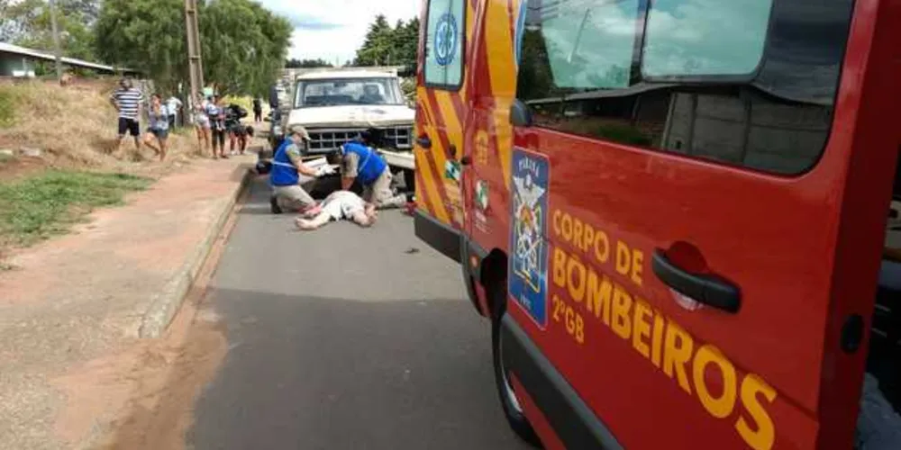 Bombeiros tentam reanimar motociclista no Lagoa Dourada 