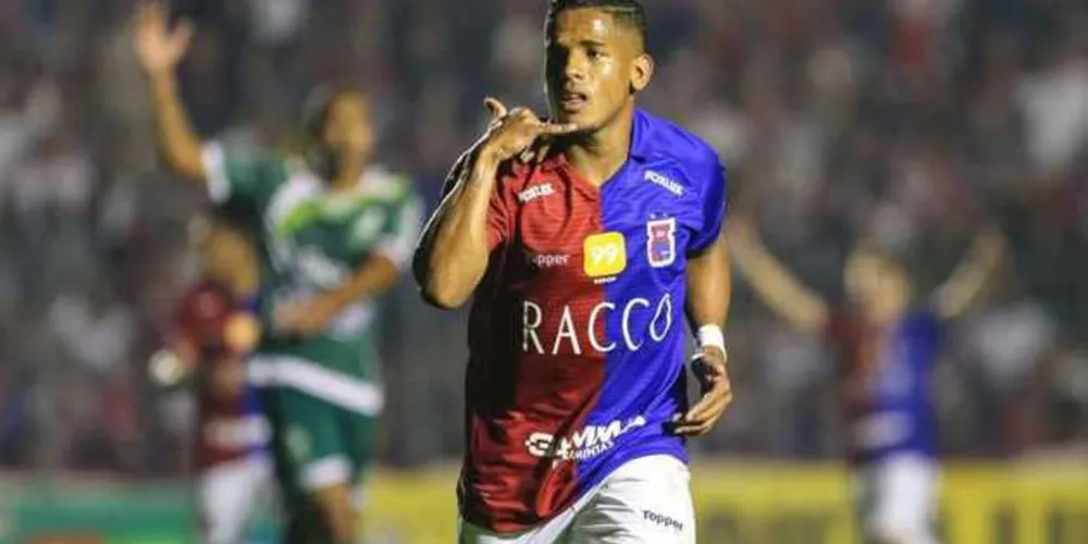 Imagem ilustrativa da imagem Paraná pode subir para a Série A do Brasileirão neste sábado