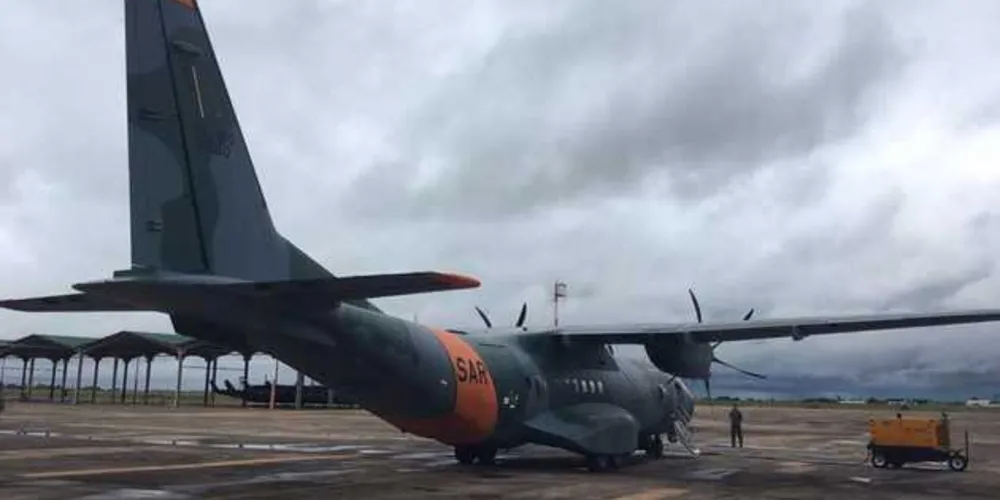 Imagem ilustrativa da imagem FAB e Marinha buscam por submarino argentino