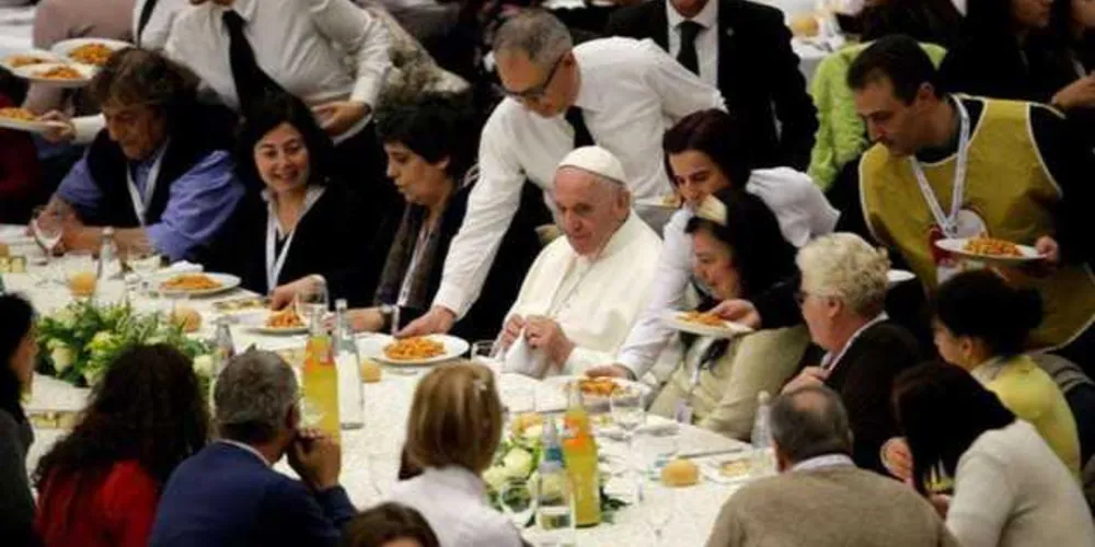 O almoço foi realizado ontem (19), no Vaticano/Foto: Diculgação RFI