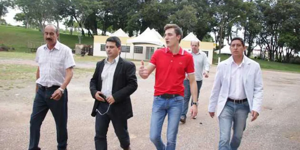 Vereadores fazem visita no Centro de Eventos para verificação condições do espaço que será usado na Münchenfest
