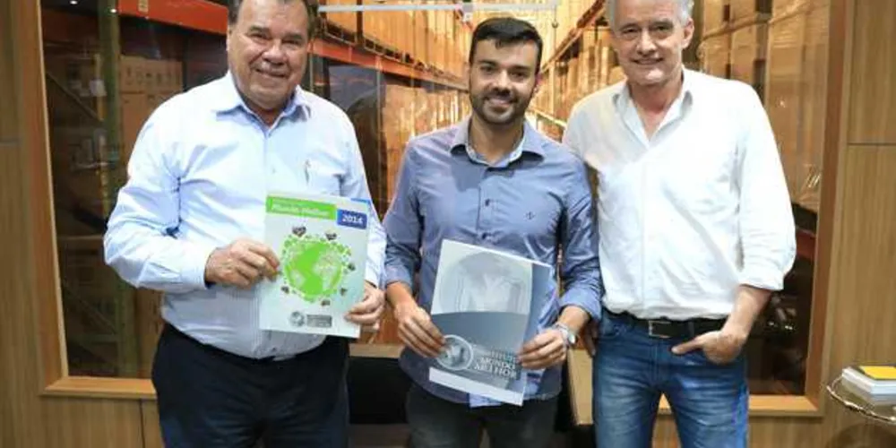 Presidente do IMM, diretor do portal aRede e coordenador do Instituto firmaram parceria