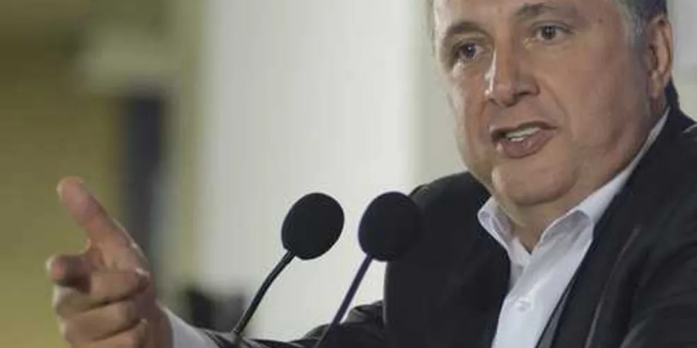 Segundo a assessoria de imprensa, o ex-governador Anthony Garotinho foi preso em seu apartamento na Praia do Flamengo/Foto: Fotos Públicas