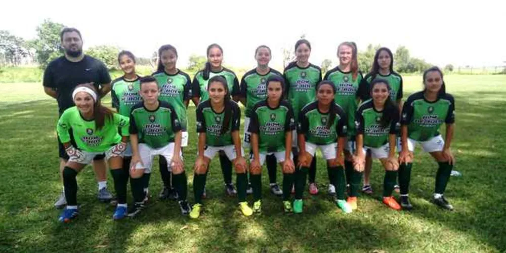 Seleção feminina representou São Mateus do Sul na disputa dos Jogos Bom de Bola fase final e conquistam a quinta colocação diante times de todo o estado/Foto: Divulgação