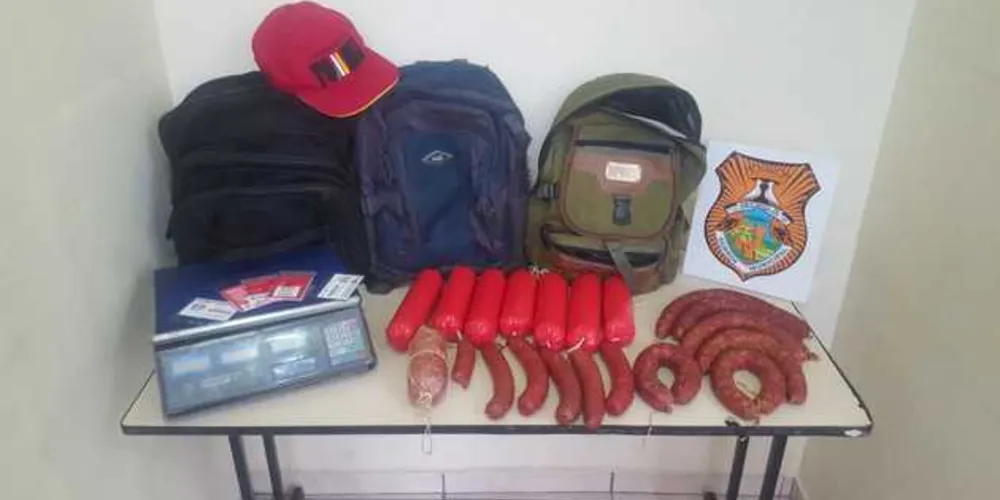 Material foi encontrado na mochila de um dos suspeitos