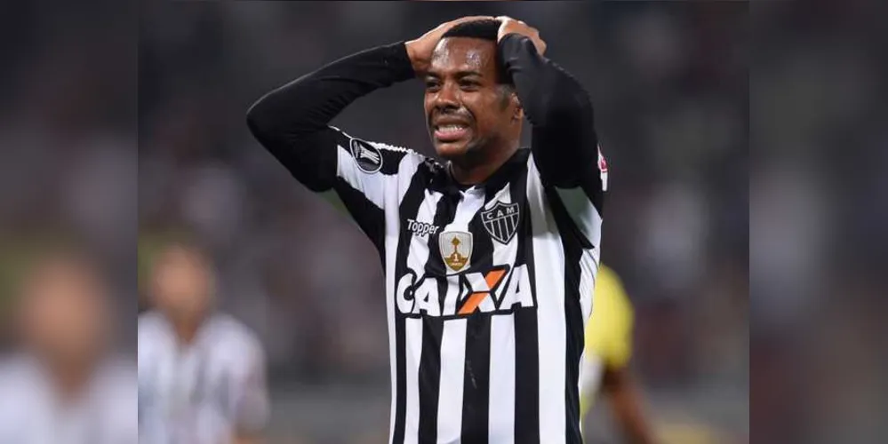 Robinho, do Atlético-MG, foi condenado a nove anos de prisão por “violência sexual em grupo