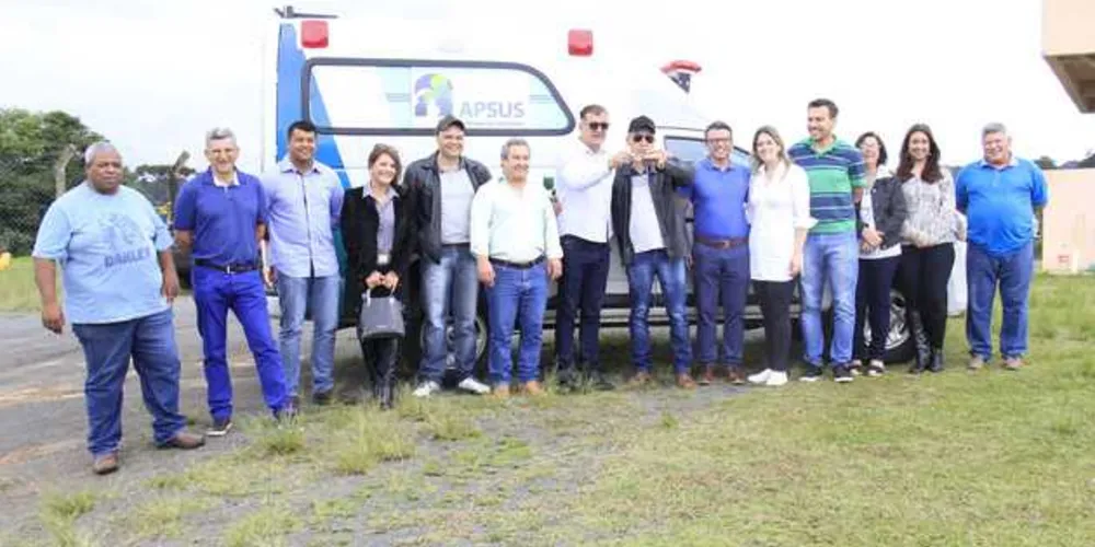 Imagem ilustrativa da imagem Tibagi entrega ambulâncias modernas e com tração 4x4