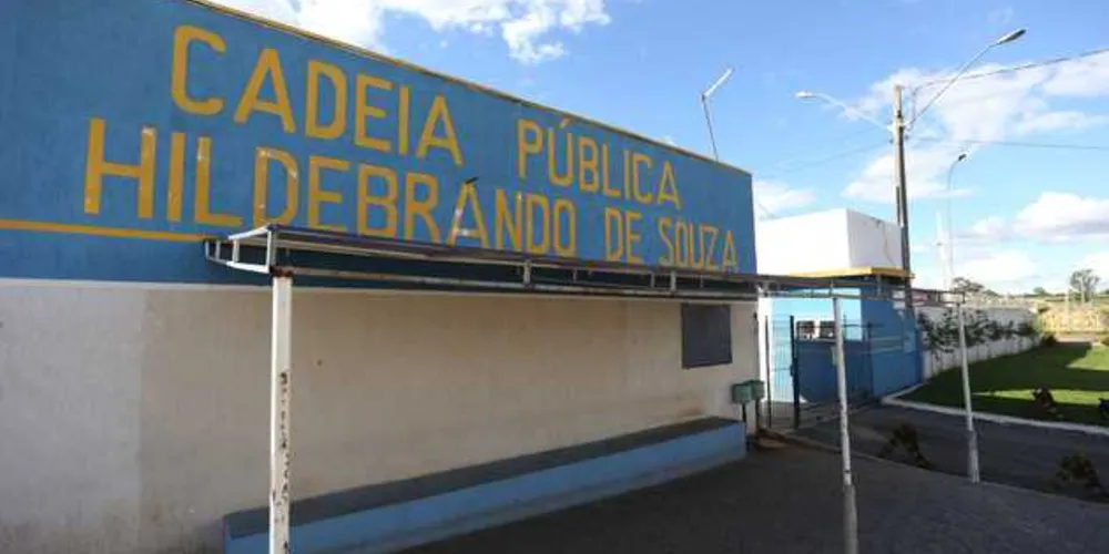Excedente de presos é quase três vezes maior que número de vagas 
