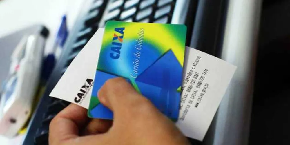 O total sacado já havia superado R$ 1 bilhão. Deste total, 56% tiveram como destino os aposentados/Foto: Divulgação Veja 