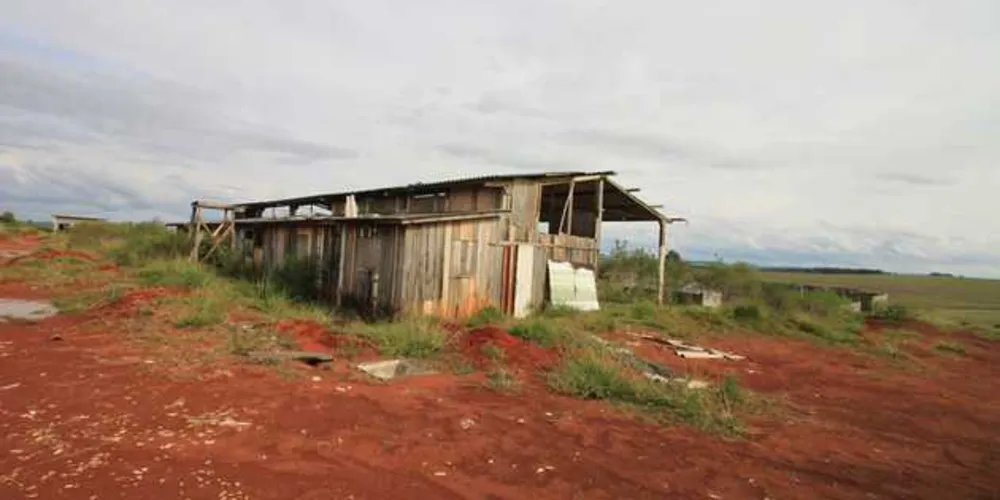 Após mais de dez anos, obras seguem no papel