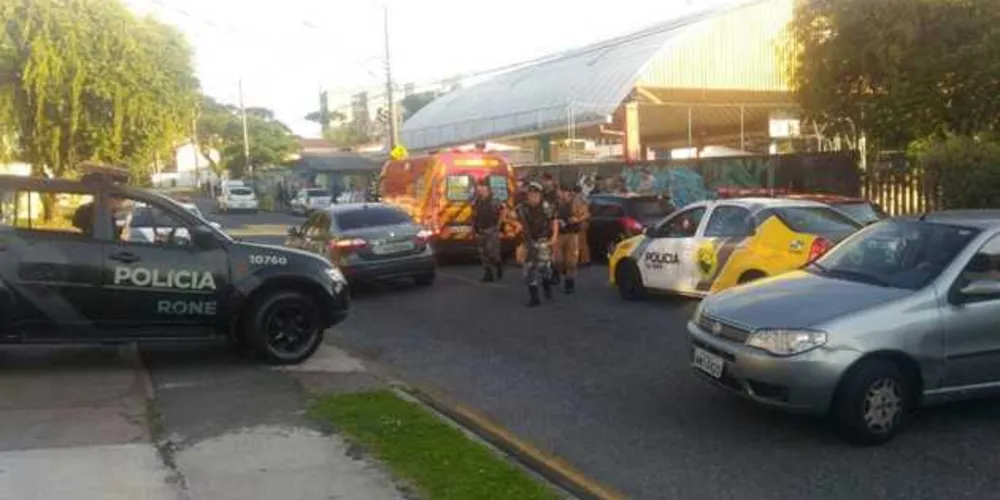 Imagem ilustrativa da imagem Pai é baleado por assaltante de carro enquanto deixava filho em escola