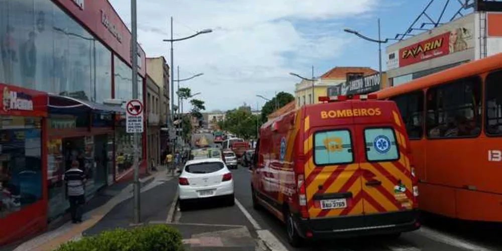 Imagem ilustrativa da imagem Idoso é atropelado no Centro de Ponta Grossa
